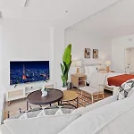 Stylish La Studio Prime Location In Wilshire Blvd